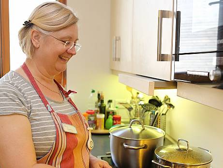 In der hospizeigenen Küche bereiten unsere Köchinnen täglich liebevoll alle Speisen frisch zu.
